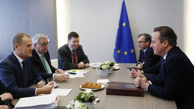 Rencontre à Bruxelles entre David Cameron, Donald Tusk et Jean-Claude Juncker pour éviter le Brexit. [EPA / Keystone - François Lenoir]