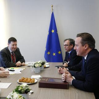 Rencontre à Bruxelles entre David Cameron, Donald Tusk et Jean-Claude Juncker pour éviter le Brexit. [EPA / Keystone - François Lenoir]
