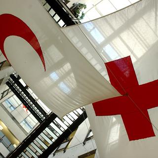 Les logos de la Croix-Rouge et du Croissant-Rouge. [Martial Trezzini]