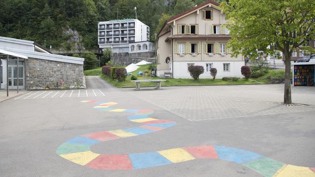 Le futur centre pour requérants à Seelisberg est situé près d'une école. [key - Urs Flueeler]