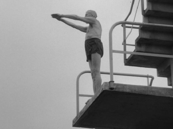 Plongeon aux Bains des Pâquis en 1972. [RTS]