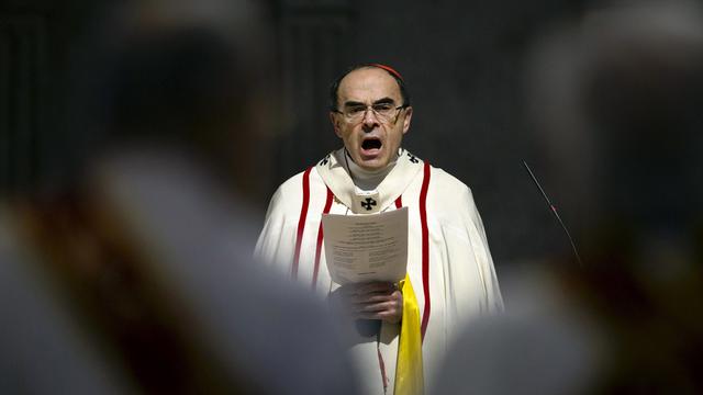 L'enquête contre le cardinal de Lyon Philippe Barbarin, ici en avril 2016, a été classée sans suite. [AP - Laurent Cipriani]