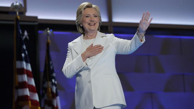 Hillary Clinton lors de la quatrième et dernière nuit à la Convention Nationale Démocrate à Philadelphie, en Pennsylvanie. [Reuters - Jim Young]