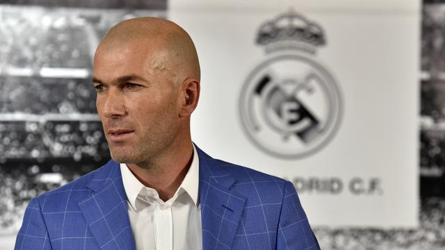 Entraîneur de la réserve, Zidane succède à Benitez à la tête de la première équipe. [AFP - Gerard Julien]