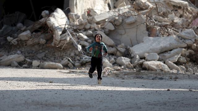 Un enfant syrien à Damas. [reu - Bassam Khabieh]