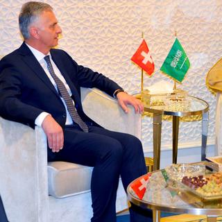 Didier Burkhalter, conseiller fédéral en charge des Affaires étrangères avec son homologue saoudien Adel al-Jubeir. [AFP - HO - SPA]
