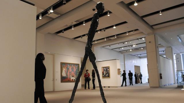 "L'homme qui marche" d'Alberto Giacometti, exposé chez Sotheby's à New York, le 20 janvier 2010. [Keystone - Justin Lane]