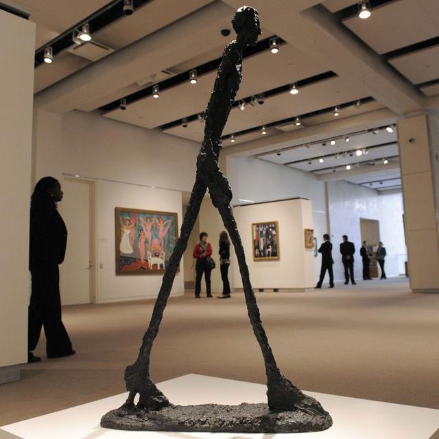 "L'homme qui marche" d'Alberto Giacometti, exposé chez Sotheby's à New York, le 20 janvier 2010. [Keystone - Justin Lane]