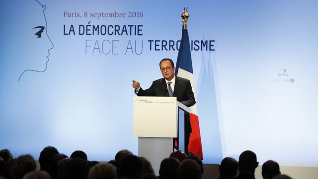 François Hollande fait un discours très attendu sur le terrorisme. [key - AP Photo/Christophe Ena, Pool]