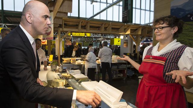 Le conseiller fédéral Alain Berset a inauguré cette 100e édition de la Muba. [Patrick Straub]