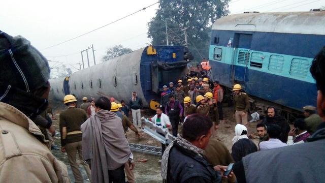 Il s'agit du troisième accident de train en quelques semaines en Inde. [Keystone - EPA/STR]