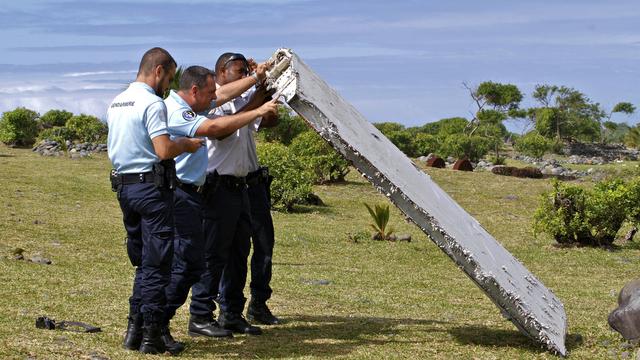 Un débris de cet avion avait été retrouvé en juillet 2015 sur une plage de la Réunion. [AP Photo - Lucas Marie]