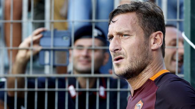 Légende de la Roma où il a débuté en 1993, Totti voit son avenir s'assombrir sous le maillot giallorosso. [Giampiero Sposito]