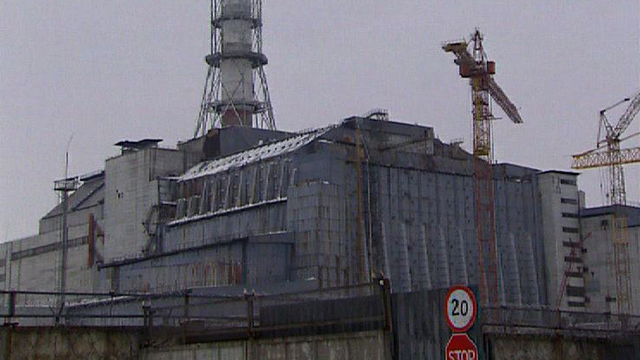Le sarcophage de béton entourant le réacteur 4 de la centrale nucléaire de Tchernobyl. [RTS]