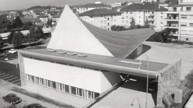 Une église très moderne à Renens, 1966. [RTS]