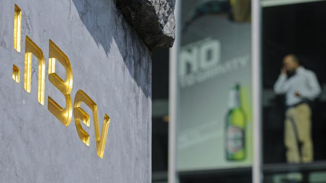 Le groupe AB Inbev a un chiffre d'affaires estimé de 70 milliards, loin devant Heineken et Carlsberg. [Reuters - Jan Van De Vel]