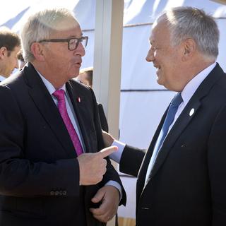 Le président de la Confédération Johann Schneider-Amman a rencontré le président de la Commission européenne Jean-Claude Juncker ce samedi à Oulan-Bator, en Mongolie. [Keystone - Mark Schiefelbein - AP Photo]