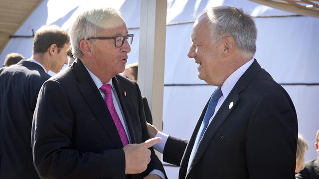 Le président de la Confédération Johann Schneider-Amman a rencontré le président de la Commission européenne Jean-Claude Juncker ce samedi à Oulan-Bator, en Mongolie. [Keystone - Mark Schiefelbein - AP Photo]