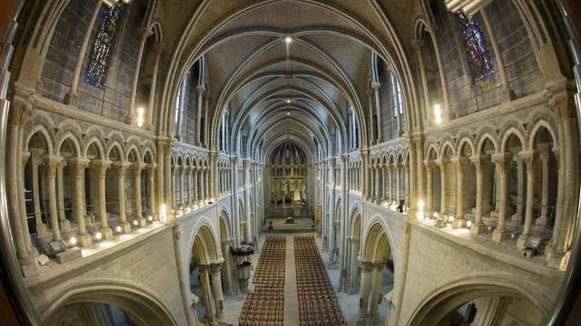 L'interieur de la cathédrale de Lausanne. [Keystone - Jean-Christophe Bott]