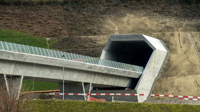 Le tunnel de base du Gothard va-t-il rapprocher le Tessin du reste de la Suisse? [Ti-Press/Keystone - Carlo Reguzzi]