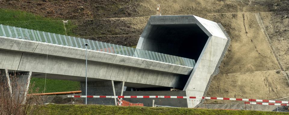 Le tunnel de base du Gothard va-t-il rapprocher le Tessin du reste de la Suisse? [Ti-Press/Keystone - Carlo Reguzzi]