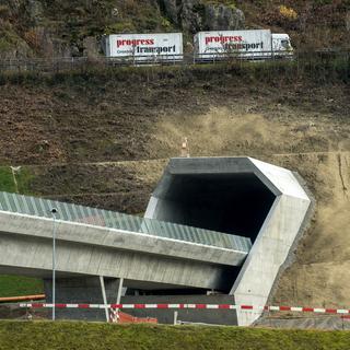 Le tunnel de base du Gothard va-t-il rapprocher le Tessin du reste de la Suisse? [Ti-Press/Keystone - Carlo Reguzzi]