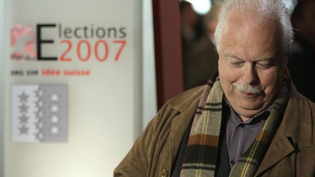 Le décès de Jean-Noël Rey, ici après les élections au Conseil national en 2007, suscite la tristesse de toute une région. [Keystone - Laurent Gillieron]