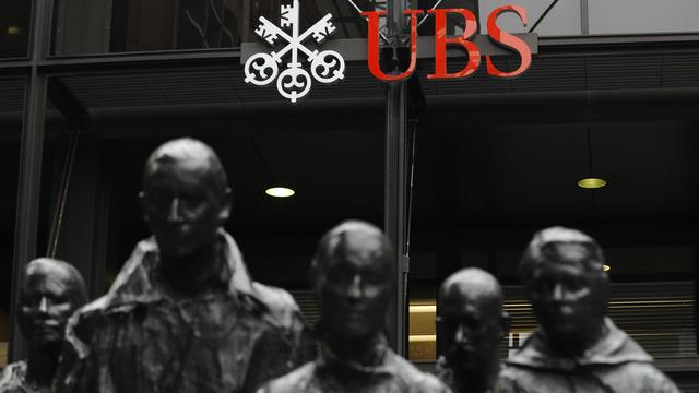 L'entrée du siège d'UBS dans la city londonienne. [Luke MacGregor]
