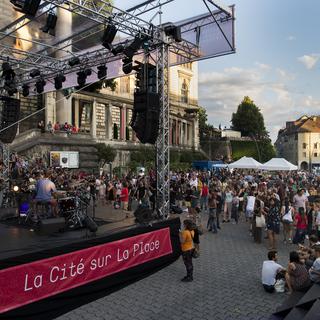 Le Festival de la Cité était décentralisé depuis trois ans, comme ici sur la Riponne en 2016. [Keystone - Jean-Christophe Bott]