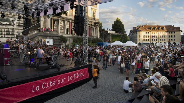 Le Festival de la Cité était décentralisé depuis trois ans, comme ici sur la Riponne en 2016. [Keystone - Jean-Christophe Bott]