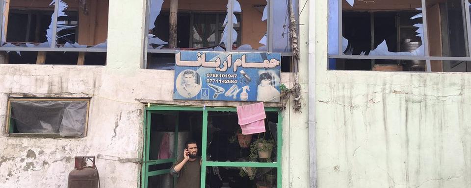 Les images des dégâts sur un bâtiment proche de l'explosion. [EPA/Keystone - Jawad Jalali]