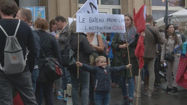 Les fonctionnaires neuchâtelois ont bénéficié du soutien de très jeunes sympathisants lors de leur manifestation.