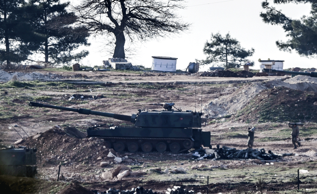 Tank stationné à la frontière entre la Turquie et la Syrie. [AFP - Bulent Kilic]