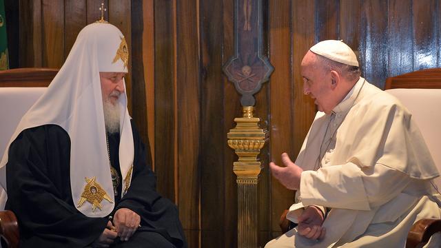 Le patriarche orthodoxe russe Kirill (à gauche) et le pape François. [Adalberto Roque]