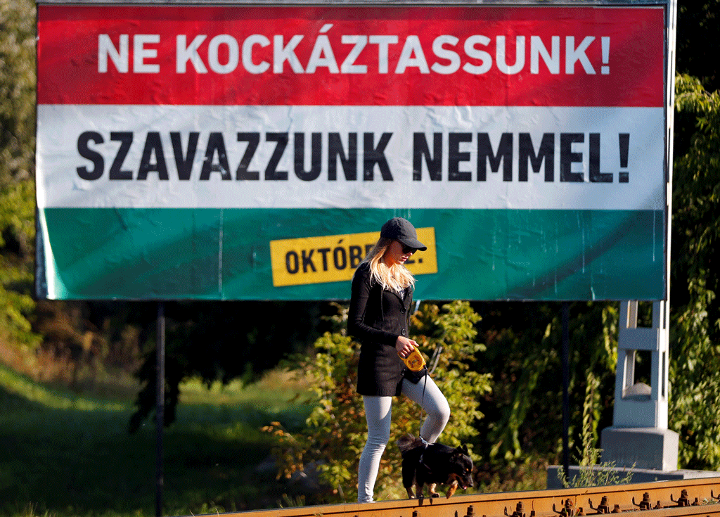 Une affiche du gouvernement hongrois dit: "nous ne devons pas prendre de risque, votez non". [Reuters - Laszlo Balogh]