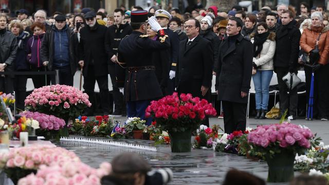 La cérémonie a eu lieu sur la place de la République à Paris. [AFP - Thomas Samson]