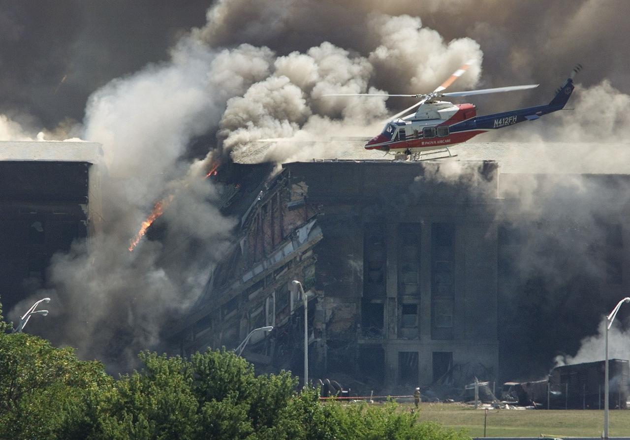 Le Pentagone, situé à proximité de Washington, a été percuté par un avion à 9h38. [Reuters - Larry Downing]