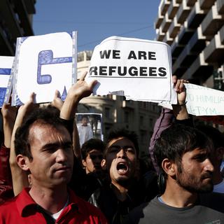 Des manifestations ont eu lieu en Grèce pour protester contre la signature de l'accord qui entérine le renvoi des migrants en Turquie. [Keystone - Yorgos Karahalis - AP Photo]