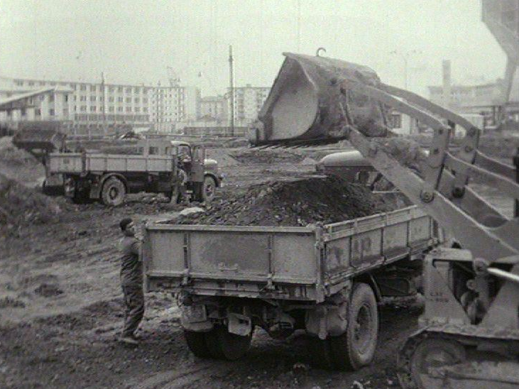 Le chantier de la piscine des Vernets en 1963. [RTS]