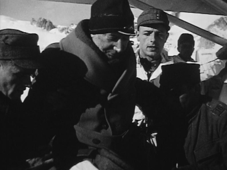 Sauvetage des passagers du Dakota américain abîmé dans les Alpes, 1946. [RTS]