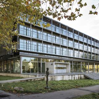 Le bâtiment de l'Office fédéral de l'environnement (OFEV) à Ittigen, dans le canton de Berne. [keystone - Christian Beutler]