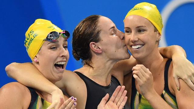 Les Australiennes du relais 4 x 100 m libre ont fait coup double dans le bassin olympique de Rio. [Keystone - Bernd Thiessen]