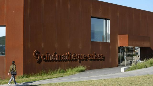 Le bâtiment rénové du centre d'archivage de la Cinémathèque suisse à Penthaz (VD). [Keystone - Laurent Gilliéron]