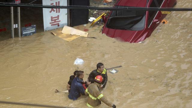 Le typhon Chaba a provoqué de grosses inondations dans la ville d'Ulsan.