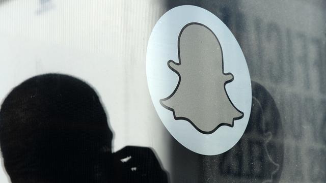 Snapchat est souvent décrit comme l'ennemi no 1 de Facebook. [AFP - Kevork Djansezian]