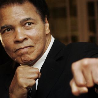 Mohamed Ali a largement dépassé le cadre de la boxe. Ici en photo lors du World Economic Forum à Davos. [Andreas Meier]