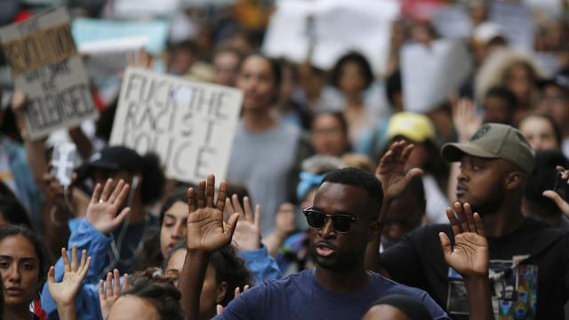 Manifestants dans les rues de New York vendredi 8 juillet. [Eduardo Munoz]