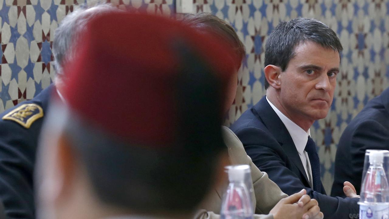 Manuel Valls lors d'une rencontre à la grande Mosquée de Strasbourg en mars 2015. [Reuters - Vincent Kessler]