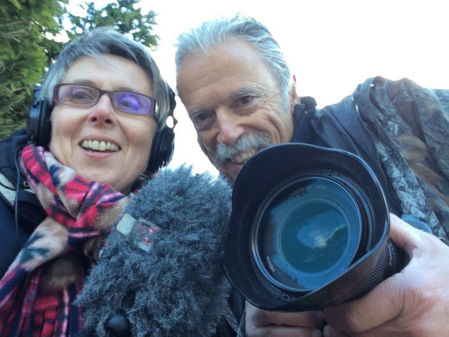 Le selfie de Lucile Solari en compagnie du photographe Claude Moreillon. [RTS - Lucile Solari]