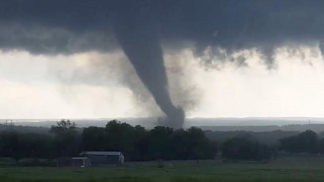 Une des tornades a nécessité l'évacuation de plusieurs communes qui se trouvaient sur sa route dans l'Oklahoma. [AP/Keystone - Hayden Mahan]